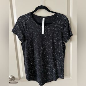 NWOT Lululemon crew love short sleeve t-shirt